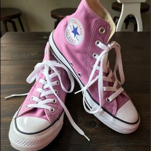 CONVERSE Chuck Taylor’s lavender women’s 7 NEW